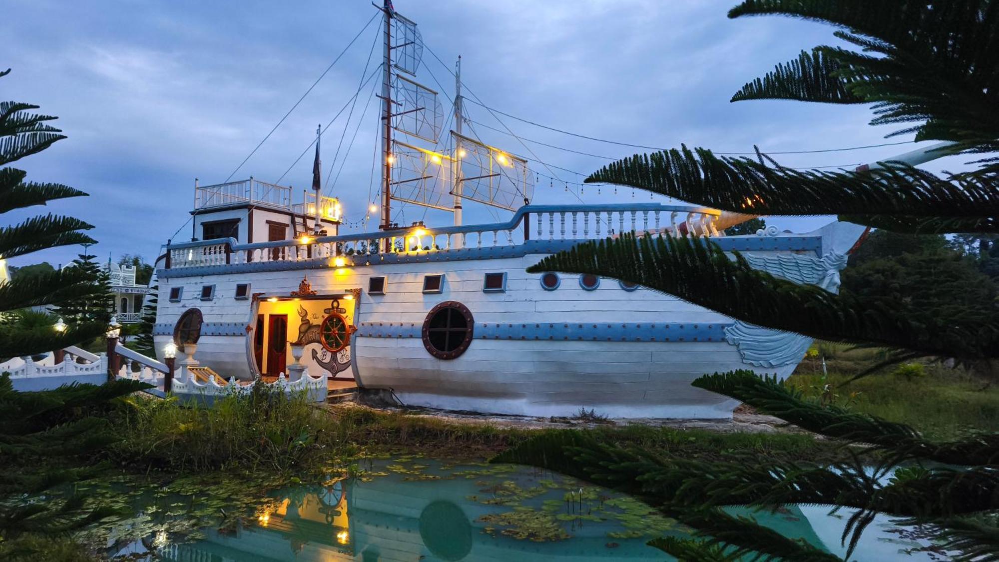Boat And House Resort Khao Kho Exteriör bild